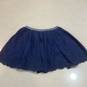 Osh kosh girls skirt, like new, size 6.